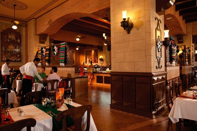 Hotel Riu Emerald Bay