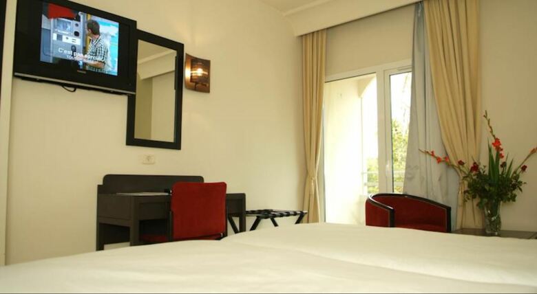 Hotel Les Ambassadeurs (.)