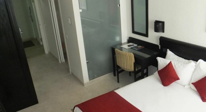 Hotel Les Ambassadeurs (.)