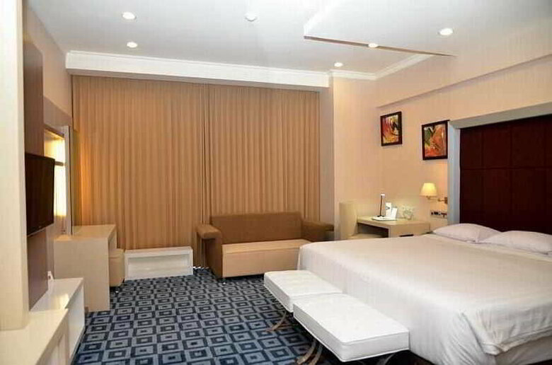 Hotel Surabaya Plaza