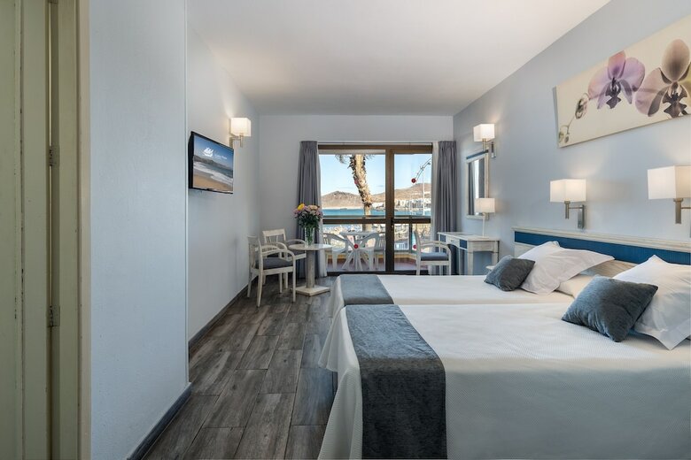 Apartamentos Col�n Playa