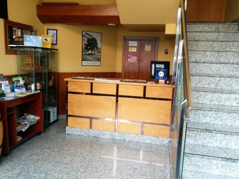 Hotel Carbayon II