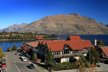 Hotel Copthorne Lakefront
