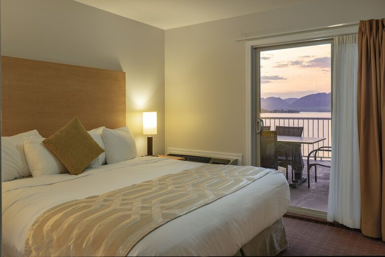 Coast Osoyoos Beach Hotel
