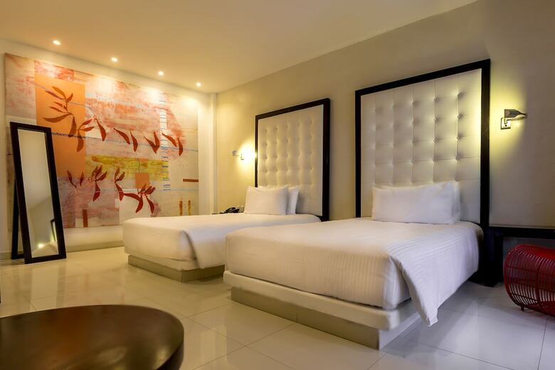 In Fashion Hotel Boutique