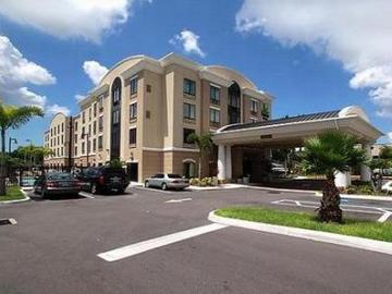 Holiday Inn Express Hotel & Suites