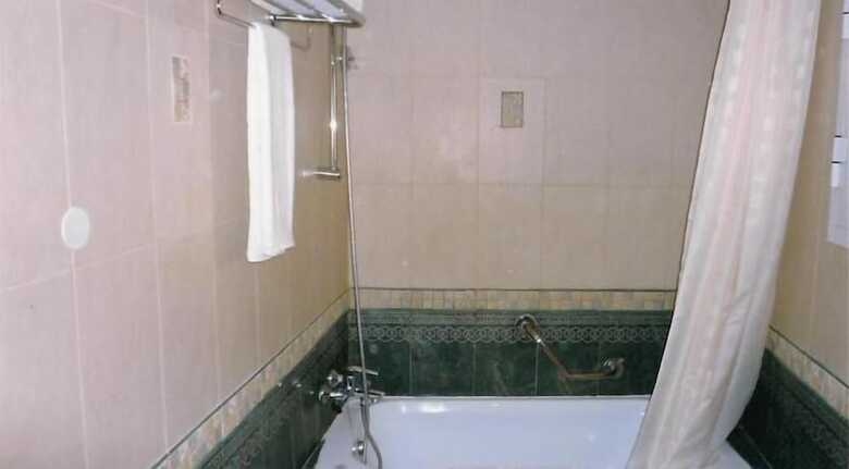 Awal Hotel