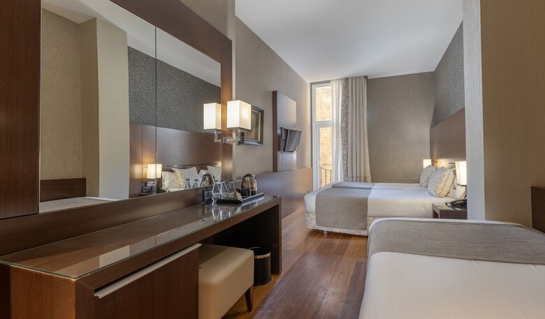 Barcelona Hotel Colonial