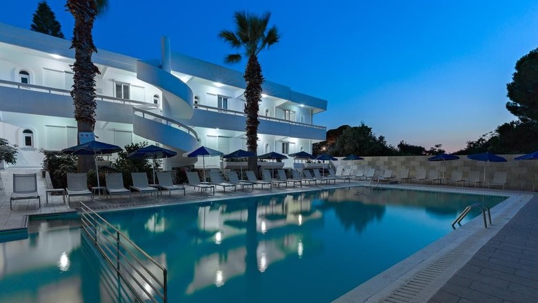 Hotel Paleos Apartments