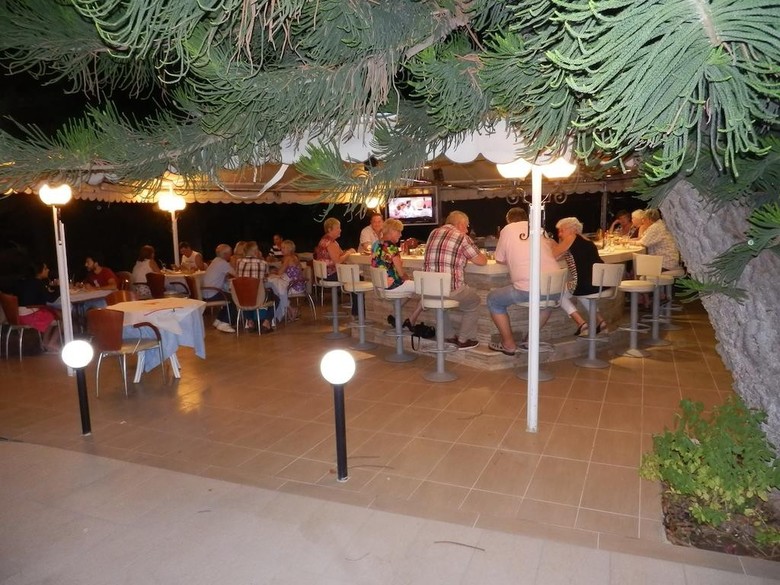 Hotel Paleos Apartments