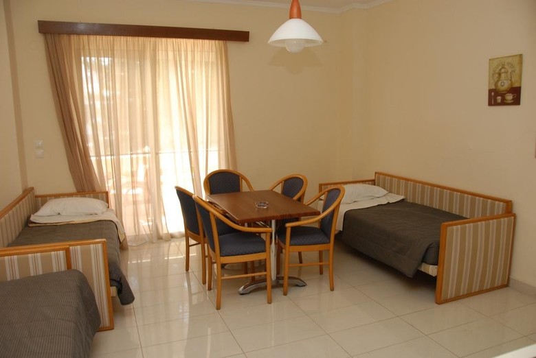 Hotel Paleos Apartments