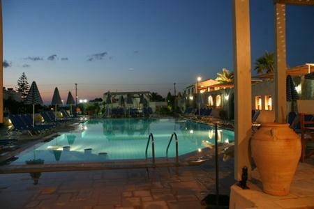 Golden Bay Aparthotel