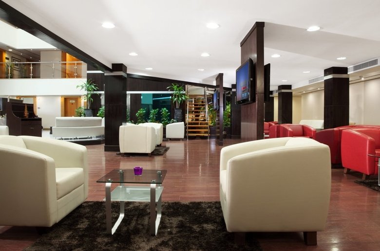 Hotel Ramada Qurum Beach
