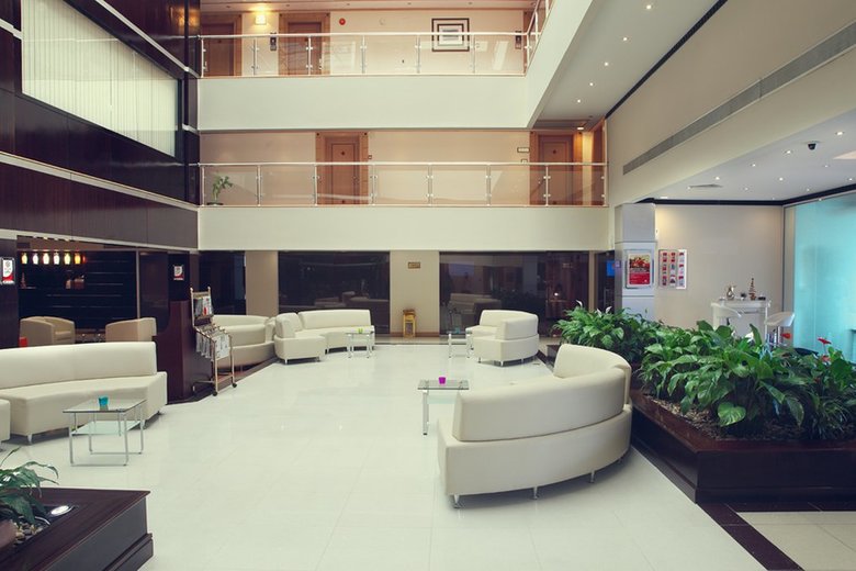 Hotel Ramada Qurum Beach