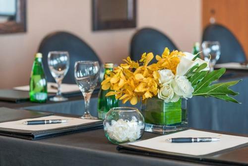 Hotel Discovery Suites