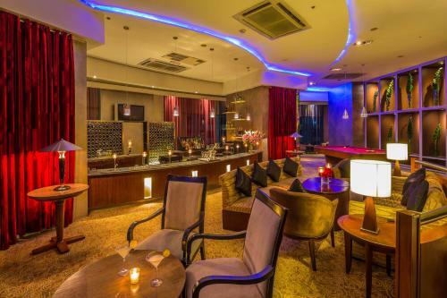 Hotel Discovery Suites