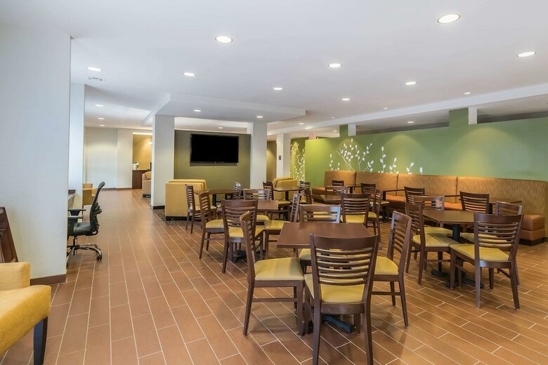 Hotel Sleep Inn & Suites