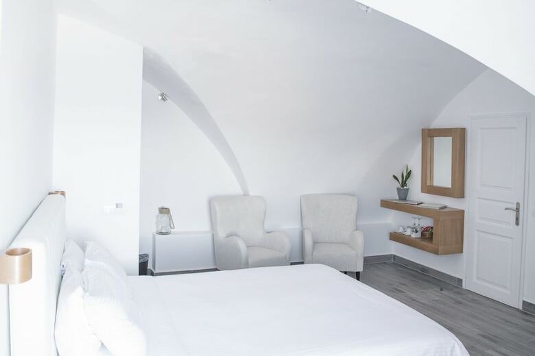 Hotel Thireas