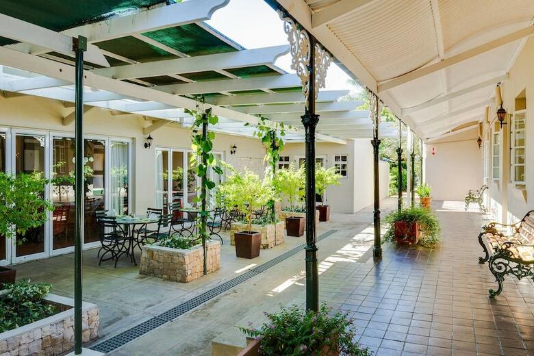 Hotel Protea Dorpshuis