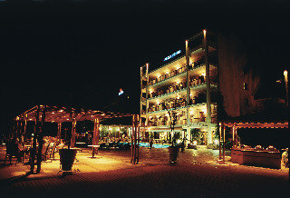 Hotel John & George