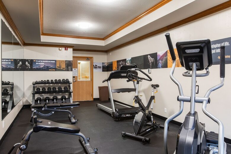 Hotel Gray Wolf Inn And Suites