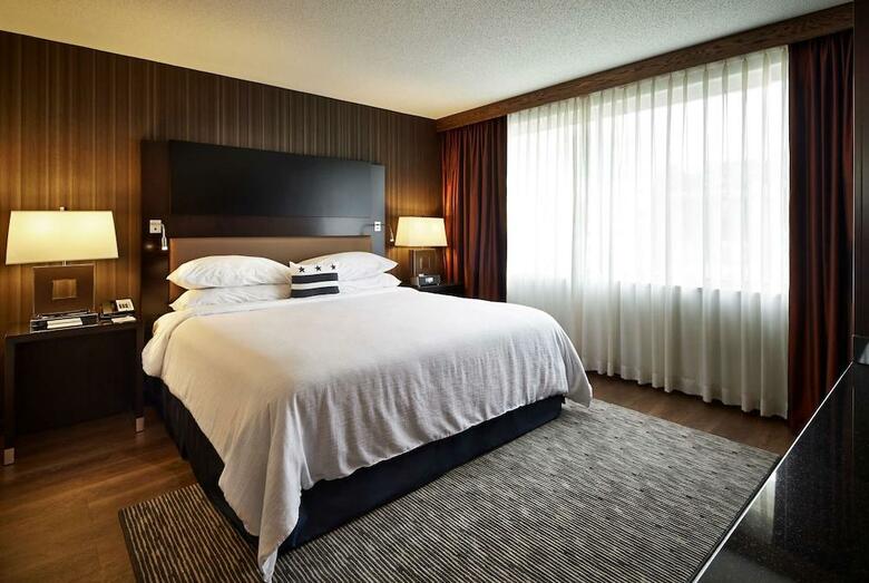 Hotel Embassy Suites Washington D.c. - At The Chevy Chase Pavilion