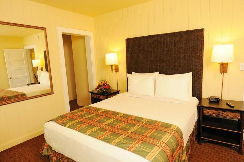 Hotel Beachcomber Resort & Villas