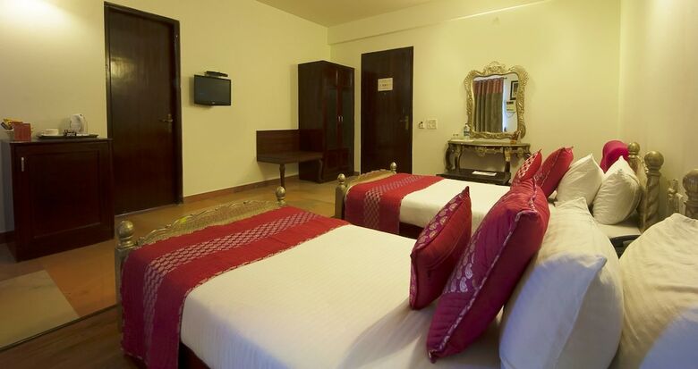 Hotel Siris 18