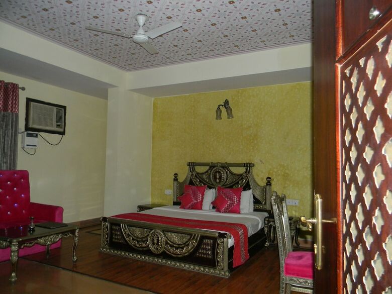 Hotel Siris 18