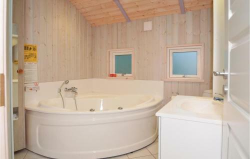 Holiday Home Blavand With Hot Tub III