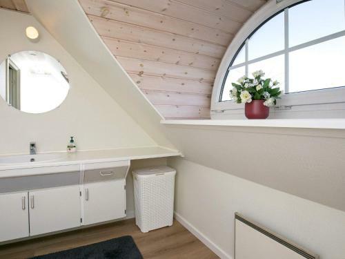 Three-bedroom Holiday Home In Bl�vand 44