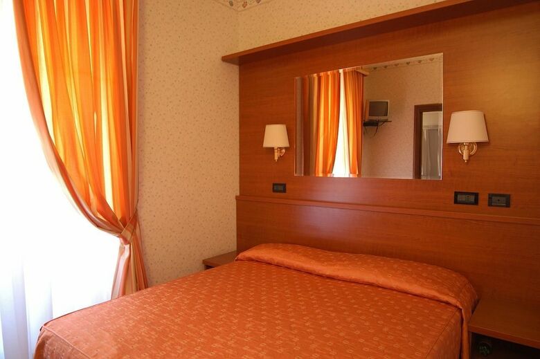 Hotel Dina