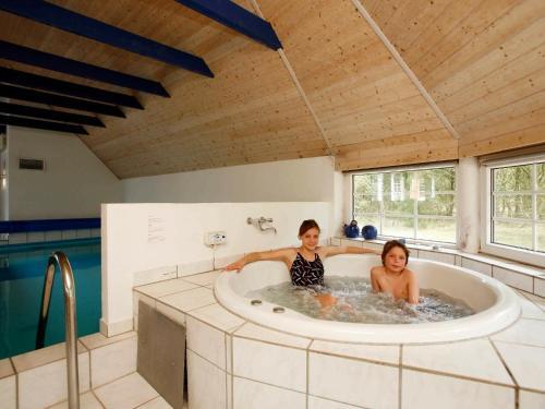 Six-bedroom Holiday Home In V�ggerl�se 3
