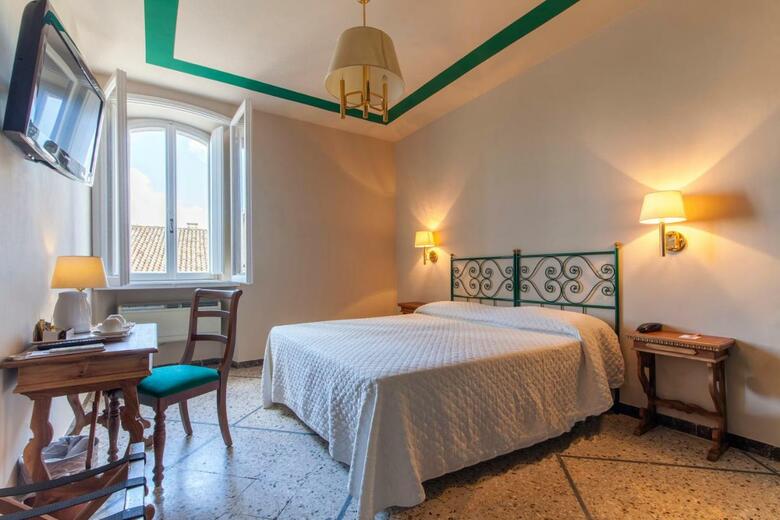 Hotel Titano