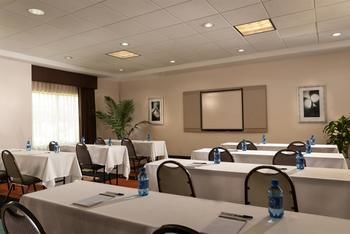 Hotel Clarion Inn Bush Intercontinental Airport