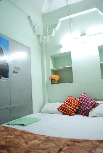 Hostal Amar Niwas Guest House