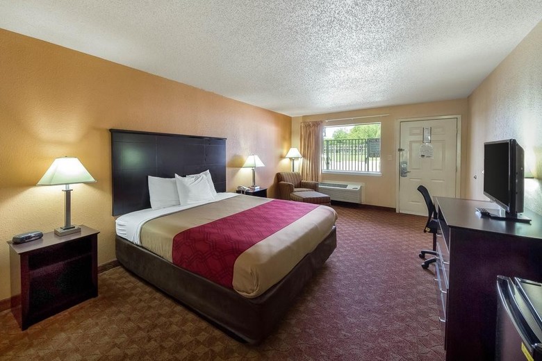 Hotel Econo Lodge Inn & Suites Coliseum