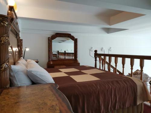 Hotel ????????? ???-???????