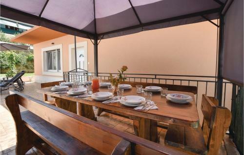 Four-bedroom Apartment In Srinjine