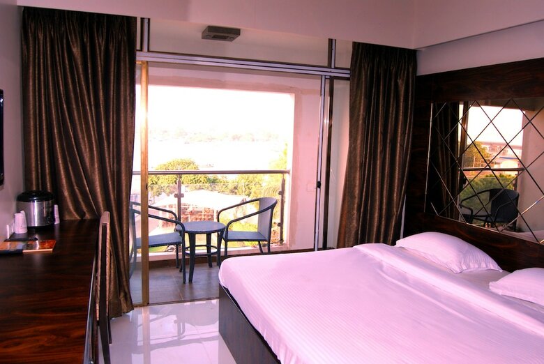 Hotel Apaar