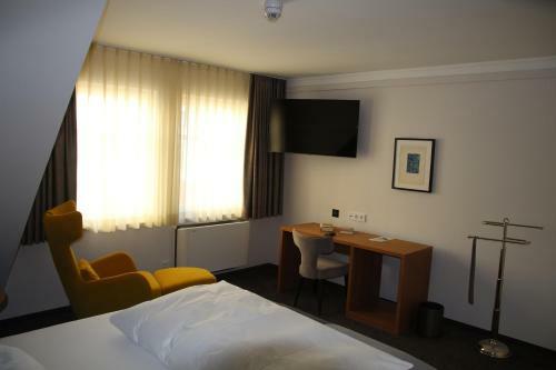 Hotel H�ll Am Main