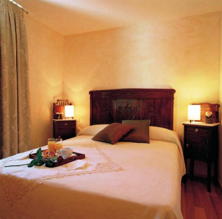 Apartamentos La Torreta Del Llac