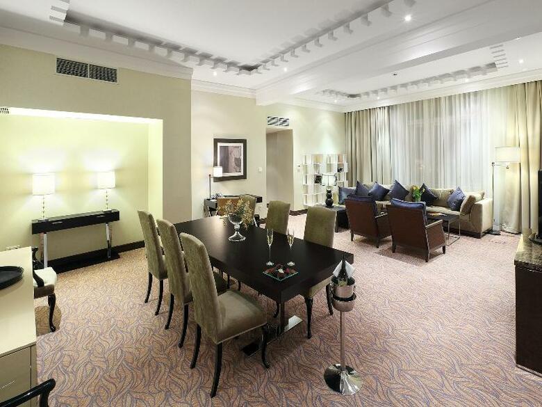 Hotel Kings Court