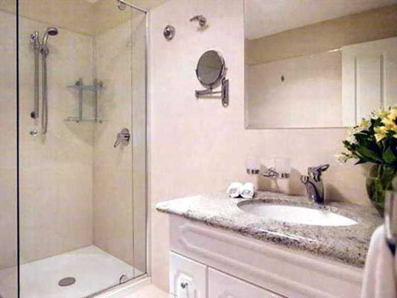 Clarion Hotel City Park Grand