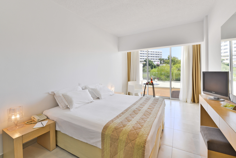 Napa Mermaid Hotel & Suites