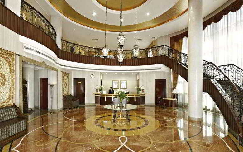 Hotel Le Meridien Al Sondos (1 Cama)