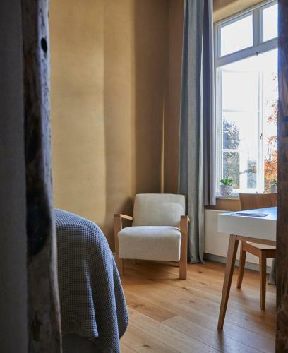 Alte Apotheke Hotel Und Cafe