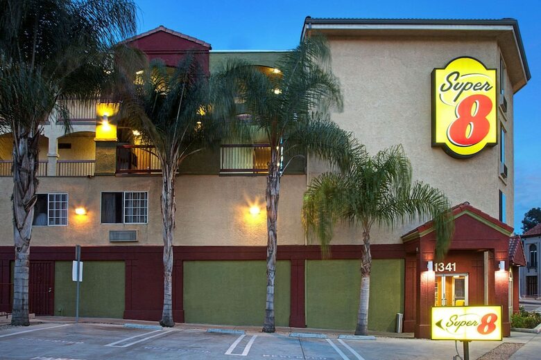 Hotel Super 8 Downtown Los Angeles