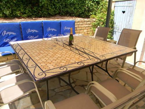 Bed & Breakfast Chambres D'h�tes Roque Blanc En Provence