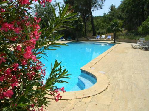 Bed & Breakfast Chambres D'h�tes Roque Blanc En Provence